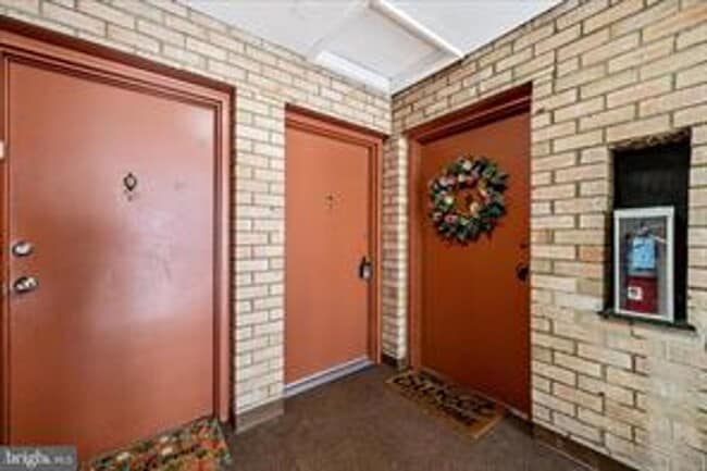 Photo - TOP FLOOR CONDO WITH QUIET VIEW