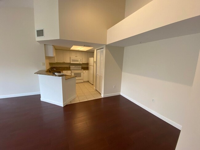 Photo - 1100 Crestwood Ct S