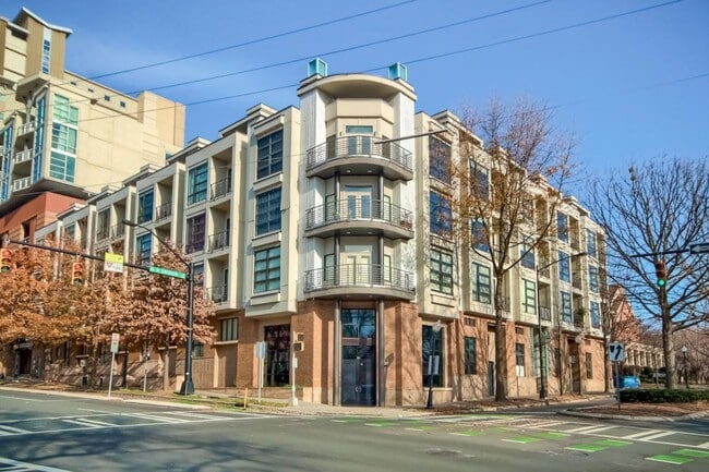 Photo - 525 E 6th St