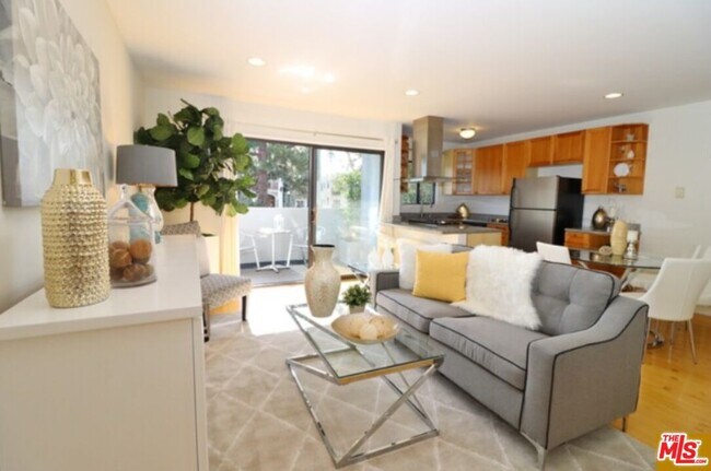 Photo - 1930 N Vermont Ave Condo Unit 110