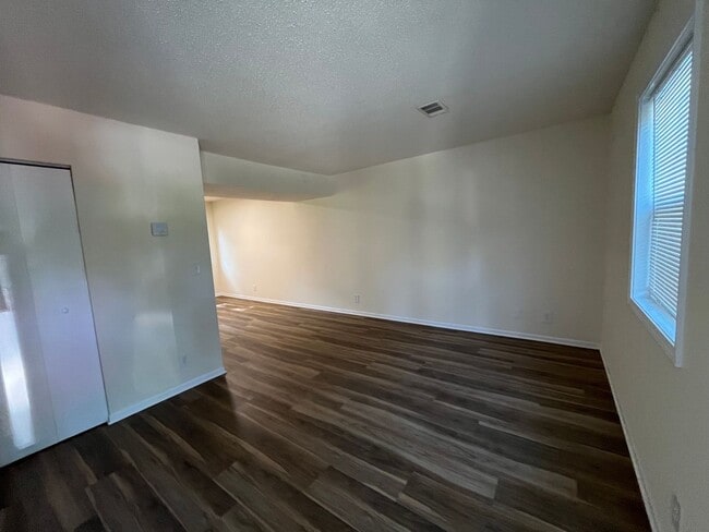 Photo - 3921 Grand Ave Unit B