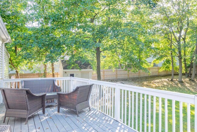 Photo - 1104 Pleasant St