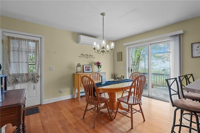 Photo - 1037 Main Rd