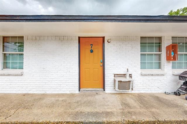 Photo - 204 N 6th St Unidad 7