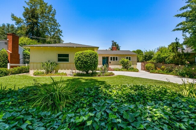 Building Photo - Now Available | Beautiful 3-Bedroom Home in Prime Pasadena