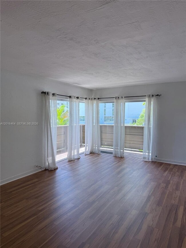 Photo - 1205 Mariposa Ave Unit 301