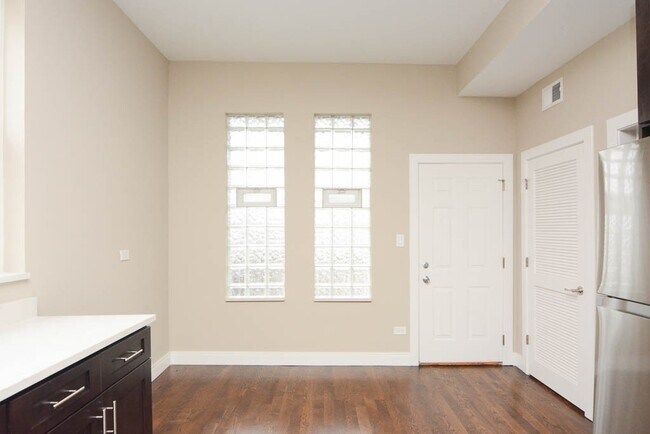 Photo - 2637 W Potomac Ave Apartments Unit 3