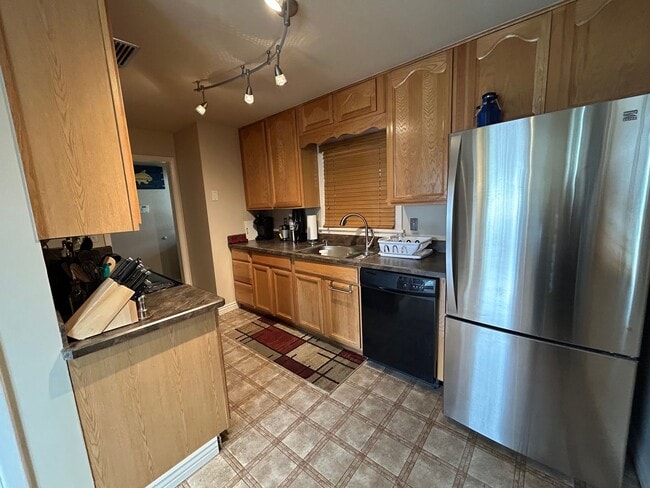 Photo - Adorable 5 Bed 2 Bath Cottage Home
