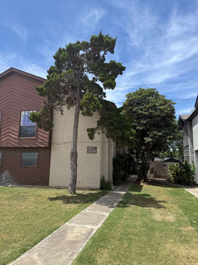 Building Photo - 10571 Starcrest- Rental