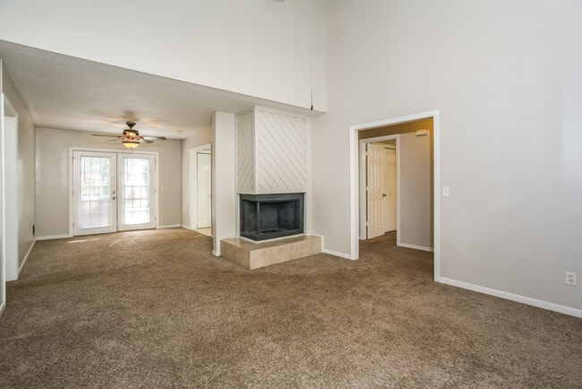 Photo - 501 Friarsgate Blvd