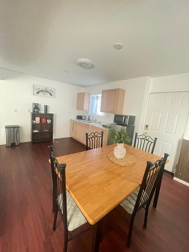 Photo - 7001 Sherwood Ave Unit 2