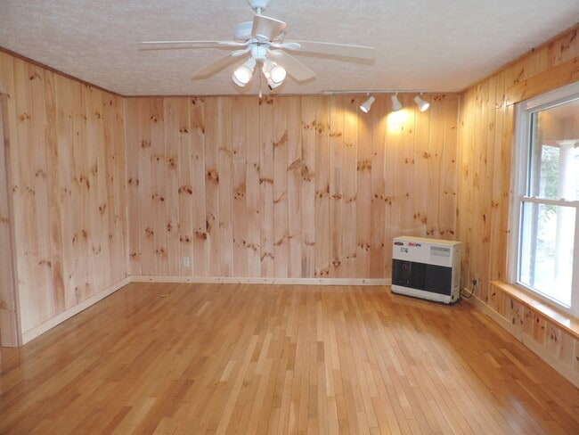 Photo - 3/1.5 in Vilas; Easy Access and Close to Boone!