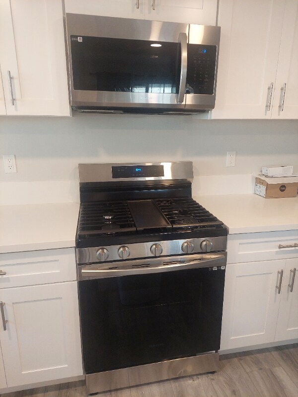 Photo - 1650 E 220th St