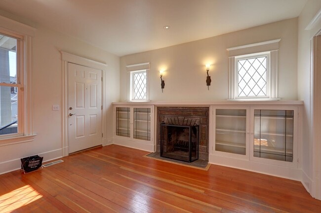 Photo - Charming 4 Bedrooms Madison Valley Bungalow Home