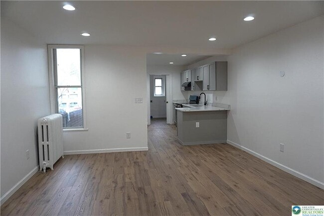 Photo - 128 S West St