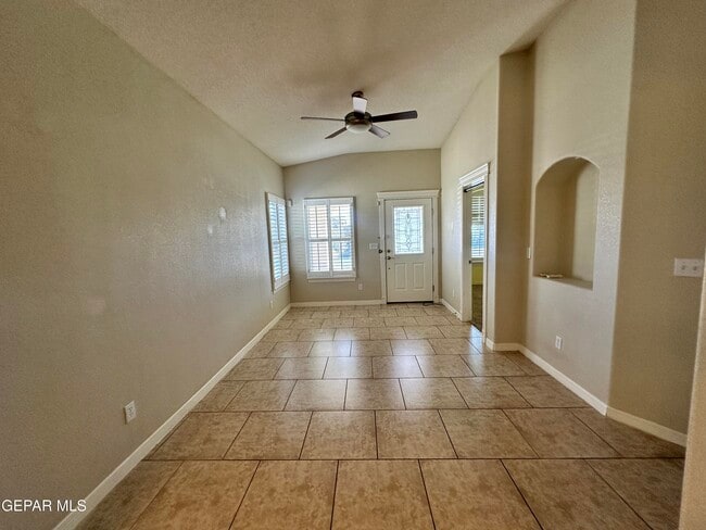 Photo - 5429 Francisco Roque Dr