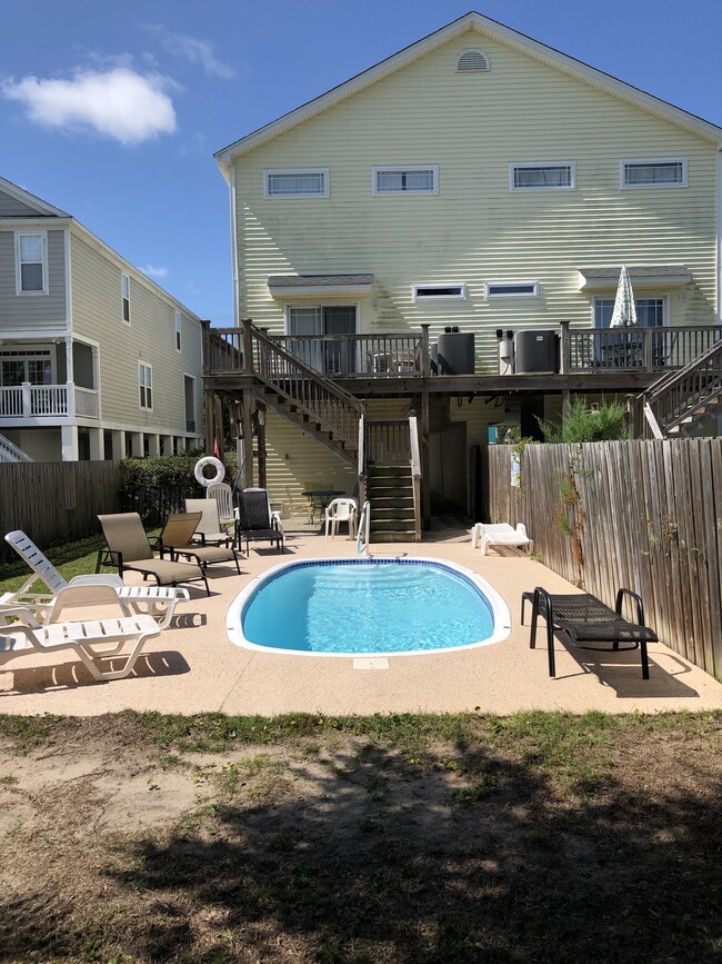 Back yard private pool - 126 Woodland Dr House