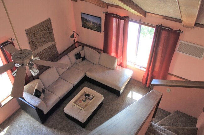 Photo - 1200 T A Riordan