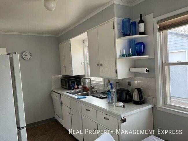 Photo - 3 Bedroom 2 Bathroom Home for Rent