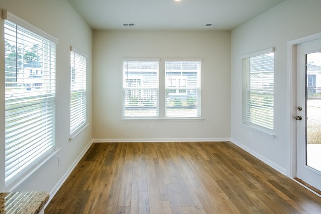 Photo - 2667 Monaca Dr