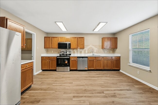 Photo - 1909 Southernwood Ln