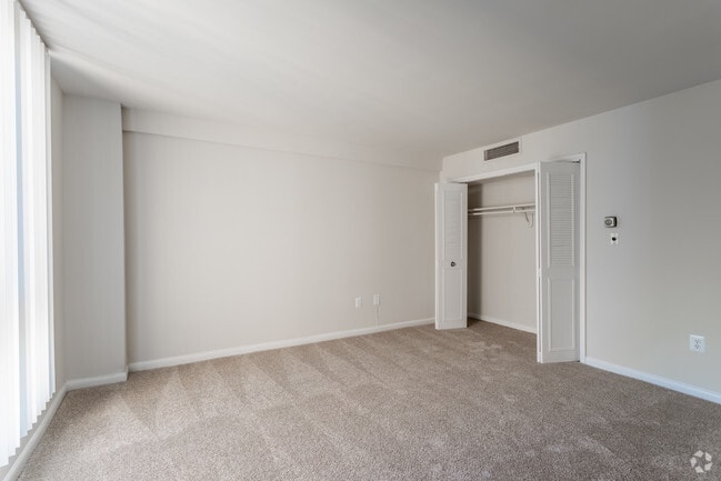 2 BR, 2 BA - 825 SF