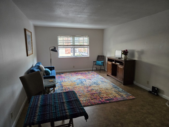 Photo - 2424 SE 17th St