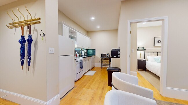 Photo - 290 Beacon St Unit 3