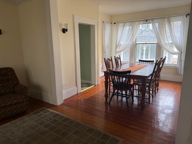 Photo - 72 Pawling Ave