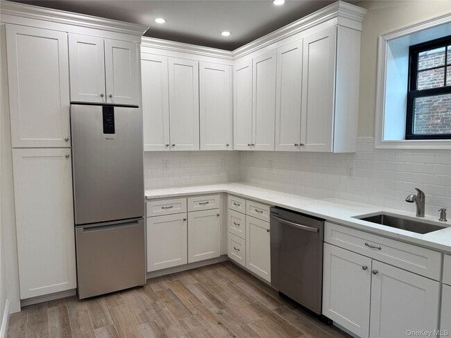 162 2nd St Unit 4