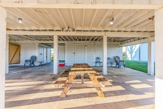 Photo - 3619 Barracuda