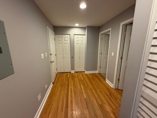 Photo - 6954 N Greenview Ave