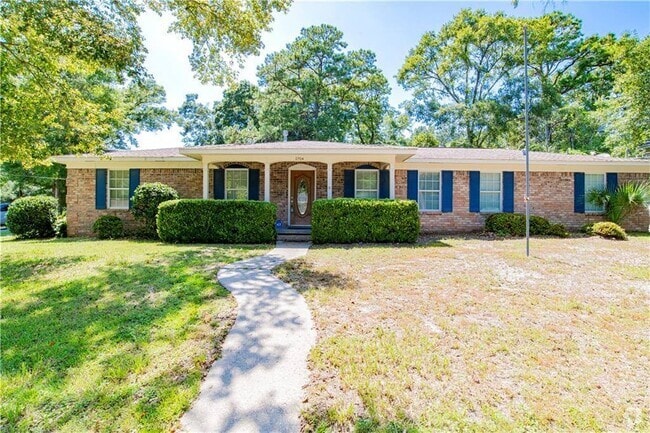 Building Photo - 2704 Woodcliff Dr E Rental