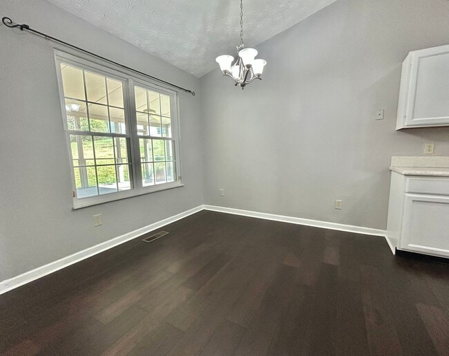 Photo - Beautiful 3 bedroom-plus bonus room-2 bath for rent!