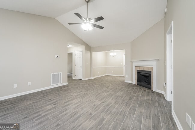 Photo - 145 Fairclift Dr