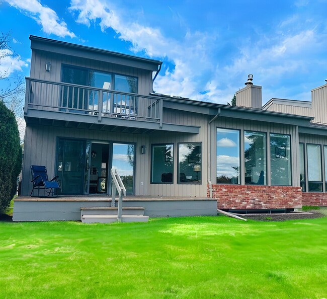 Building Photo - Stunning Kalispell Golf Course Home