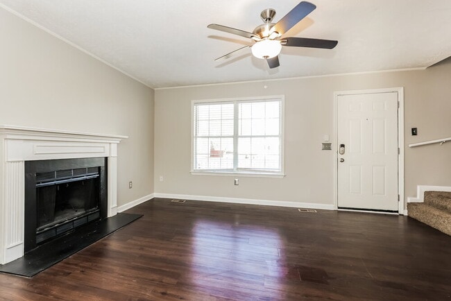 Photo - 401 Shadylake Dr