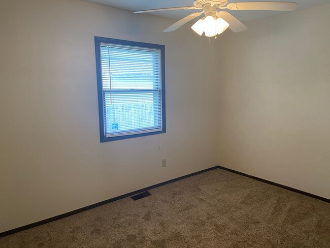 Photo - 4130-4136 Canterbury Dr Unit 4130