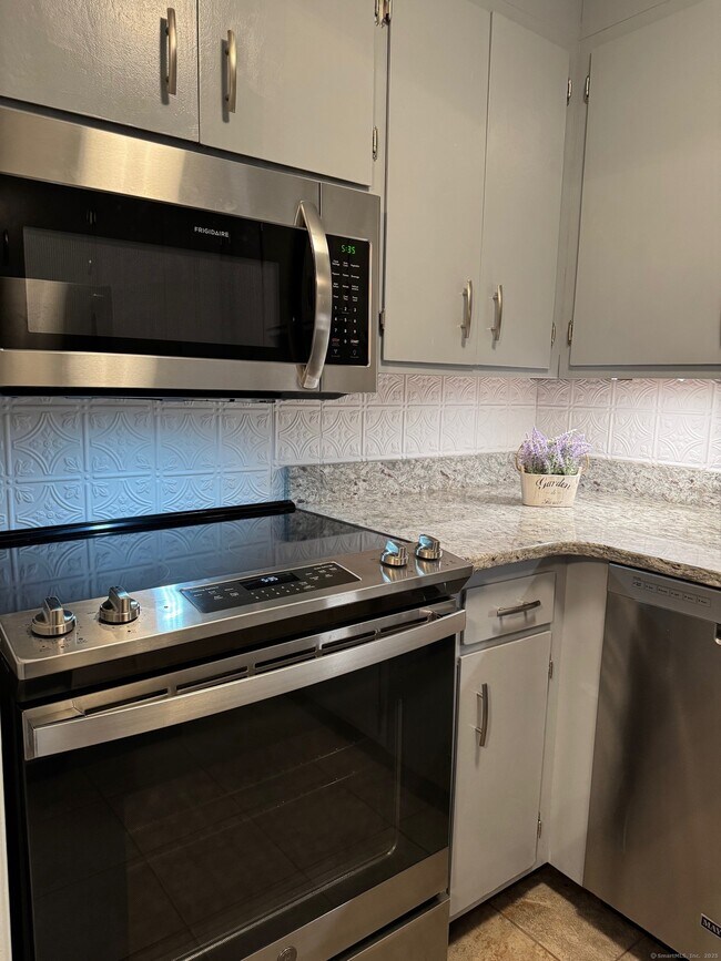 Photo - 127 Black Point Rd Unit APT 26
