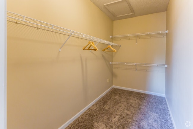 Walk-in Closet | Apartments in Memphis TN | Waterford Place Apartments