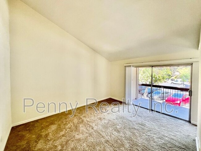 5543 Adobe Falls Rd Unidad 16