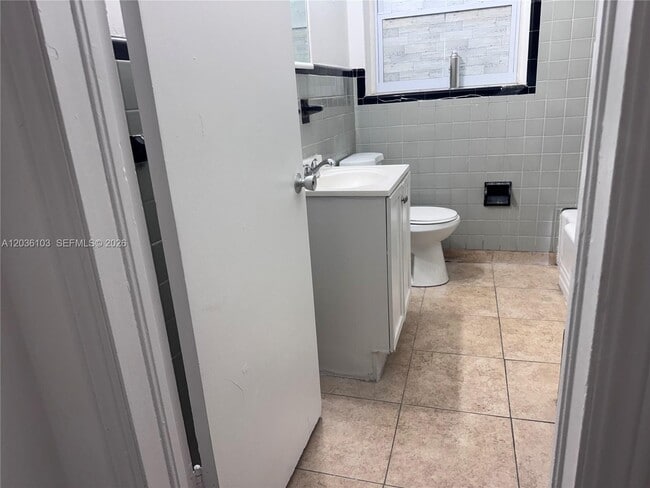 Photo - 1238 NE 110th St Unidad 1