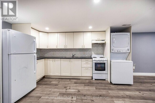 Photo - 1041 Barnardo Ave