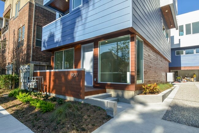 Photo - 1907 Oakdale St