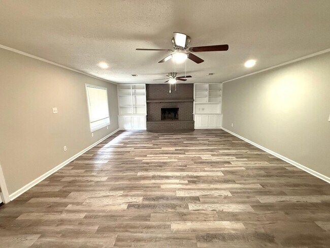 402 Mulligan Dr