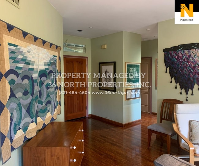 Photo - **Room For Rent In Share household**
