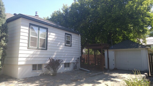 Photo - 4 Bedroom, 2 Bath home in coveted area.