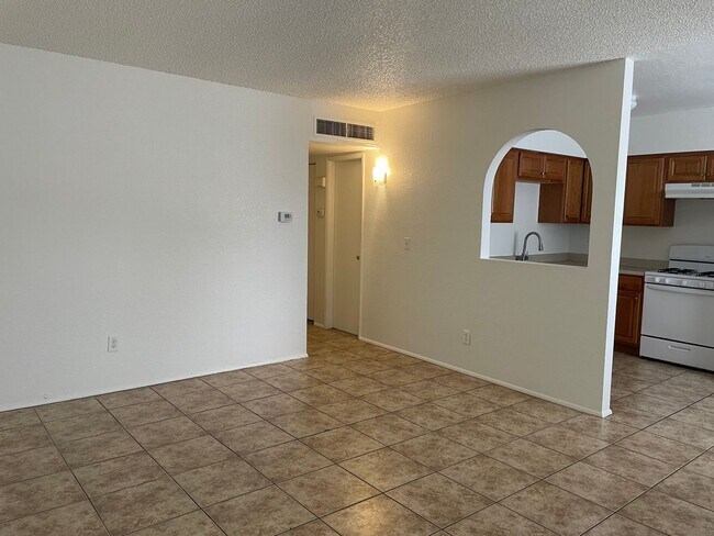 Photo - Quaint 2 Bedroom and 1 Bath Triplex! Unit 4522 Lester
