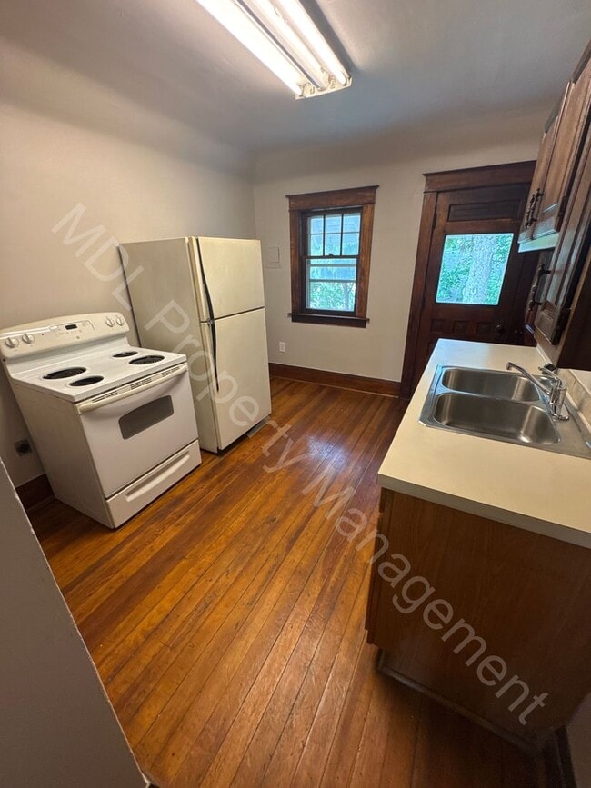 Photo - 2003 W Genesee Ave Apartamento Unidad 2