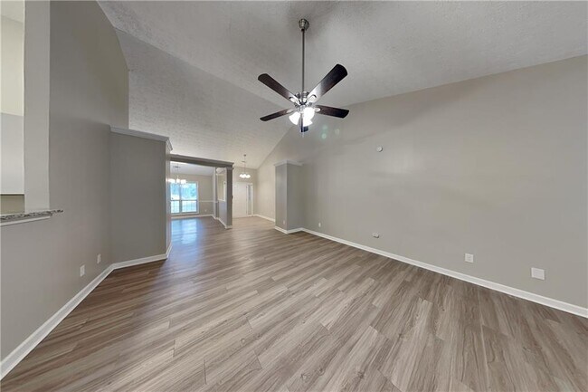 Photo - 131 Trellis Ct